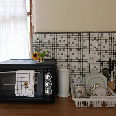 Stylish Triplex With Turkish Bath, Terrace, Location اسطنبول