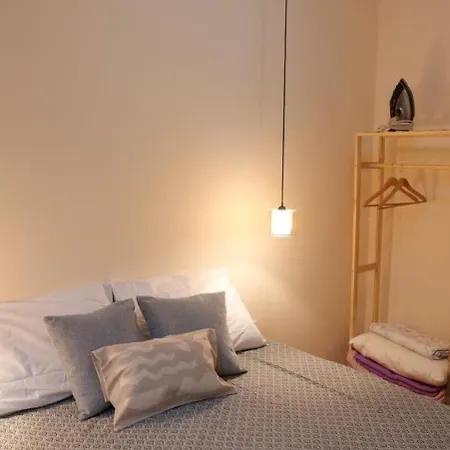 וילה Stylish Triplex With Turkish Bath, Terrace, Location איסטמבול