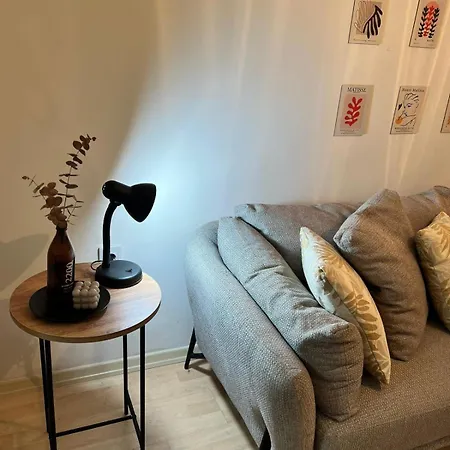 Villa Stylish Triplex With Turkish Bath, Terrace, Location