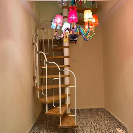 ヴィラ Stylish Triplex With Turkish Bath, Terrace, Location *