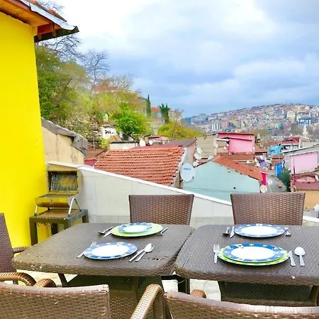 ヴィラ Stylish Triplex With Turkish Bath, Terrace, Location *