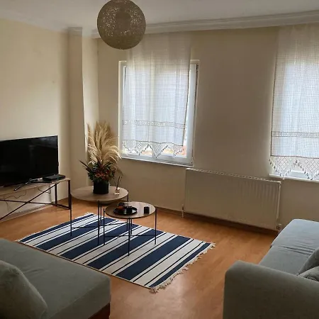 Stylish Triplex With Turkish Bath, Terrace, Location ヴィラ イスタンブール